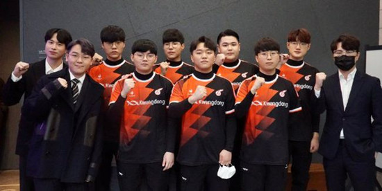 不仅是她个 不仅是她个