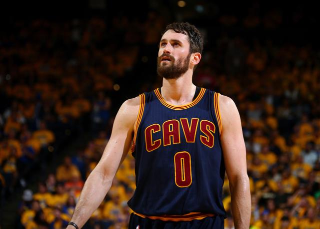 球迷心痛不 球迷心痛不